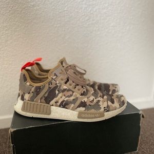 Adidas nmd r1 camo